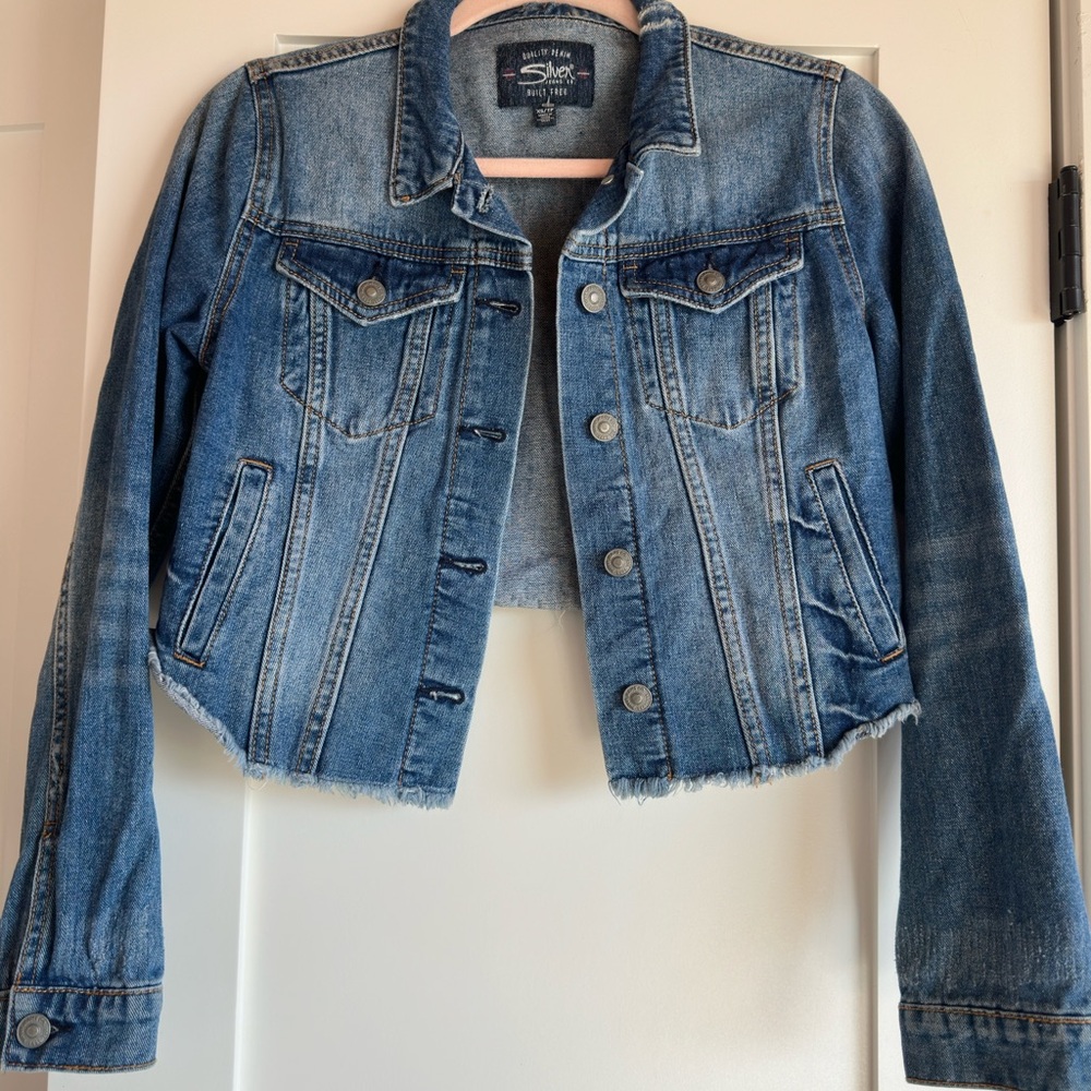 Women’s Cropped Denim Jacket